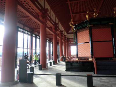 平城京の大極殿の内部