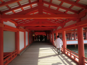 厳島神社の美しい回廊