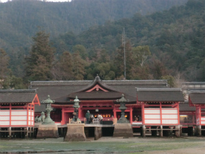 厳島神社の寝殿