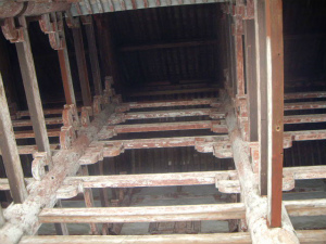 東大寺の南大門の内部の様子