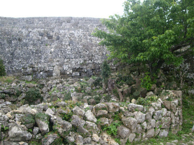 中城城跡の石積み